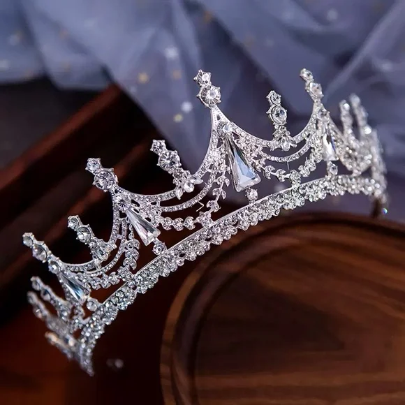 Silver Crystal Bridal Tiara Crown - Picture 1 of 2